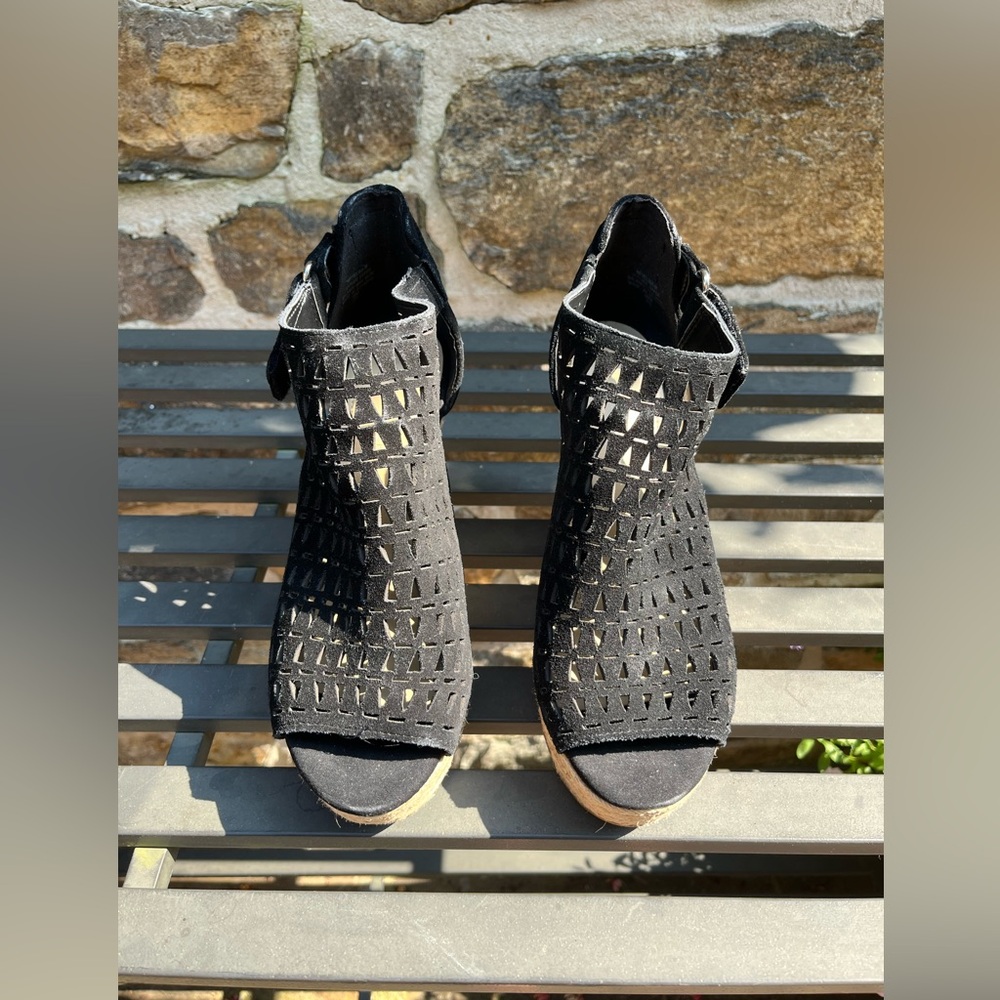 Marc Fisher Wedge Heels - image 3